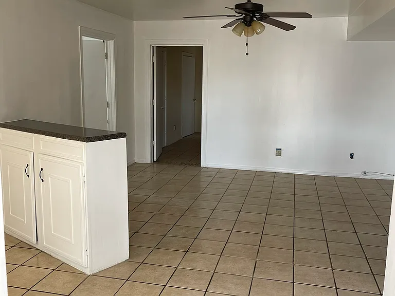 1008 Antonio St — Photo 5