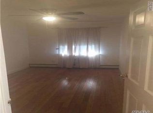 20554 Brian Cres, Bayside, NY 11360