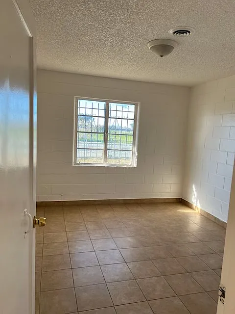 3 bed, 1216 sqft, $1,950 — Photo 3