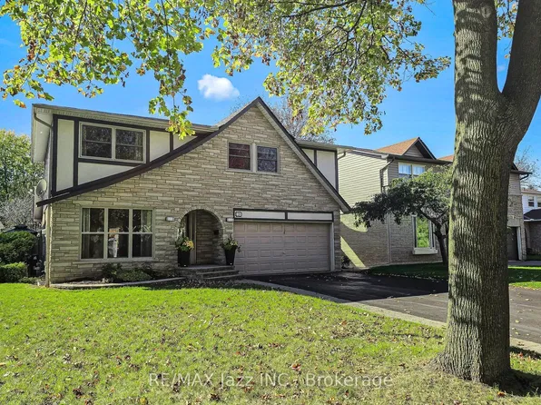 10 Trinity Cres, Whitby, ON L1N 6L2
