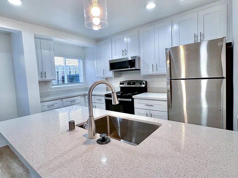 114 Barneson Ave — Photo 6