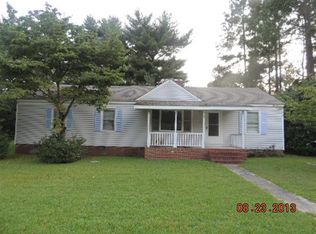 125 Prince Charles St, Red Springs, NC 28377