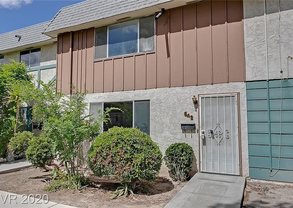 1st image of 542 Greenbriar Dr House 4