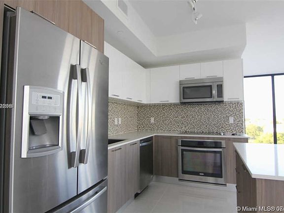 3rd image of 5300 Paseo Dr #611
