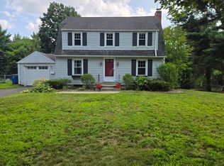 27 Hill Top St, West Springfield, MA 01089