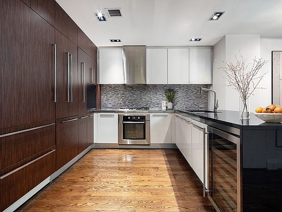 2nd image of 133 W 22nd St APT 9E