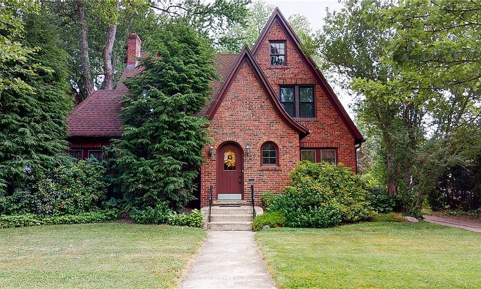1st image of 316 Crescent Dr