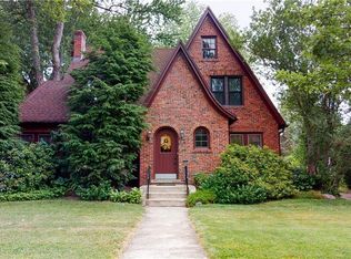 316 Crescent Dr, Erie, PA 16505