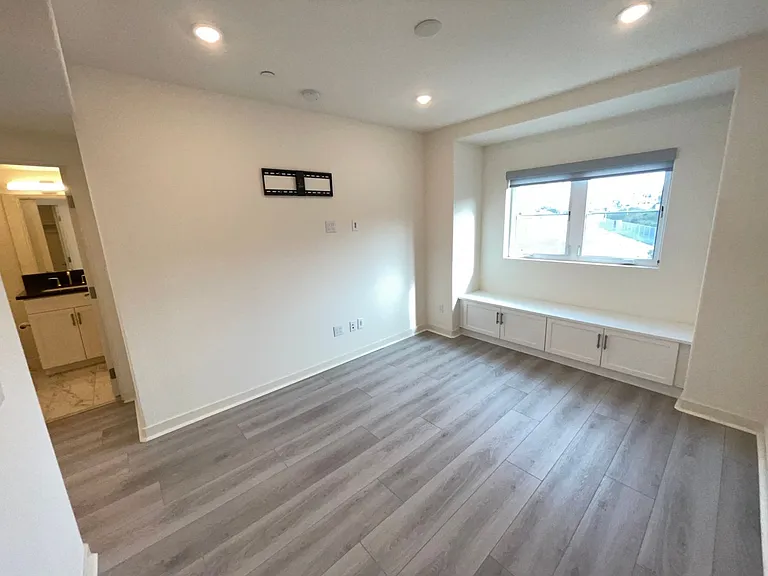 3128 Canon St #301 — Photo 17