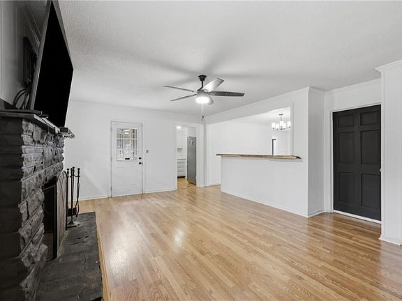 3rd image of 4113 Taylor Rd