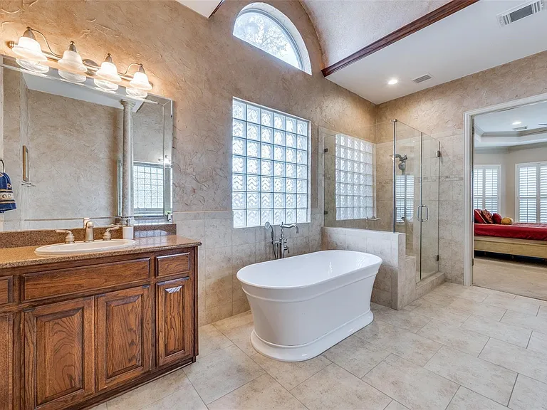 604 Promontory Dr — Photo 12