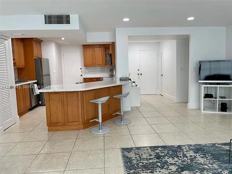 9800 W Bay Harbor Dr #603 — Photo 12