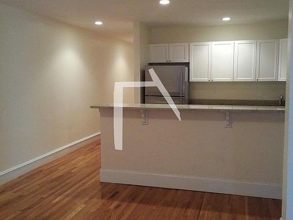 2nd image of 47 Egmont St #6CV
