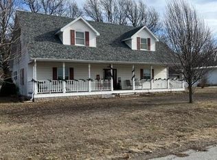 306 N 9th St, Arma, KS 66712