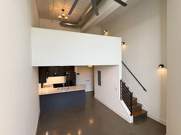 2nd image of 712 12th St #107