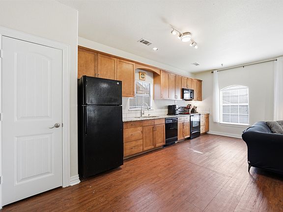 4th image of 2410 S 2nd St APT 630