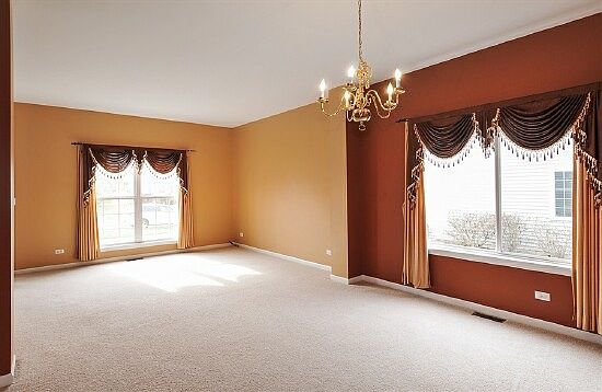 2nd image of 925 Jeri Ln