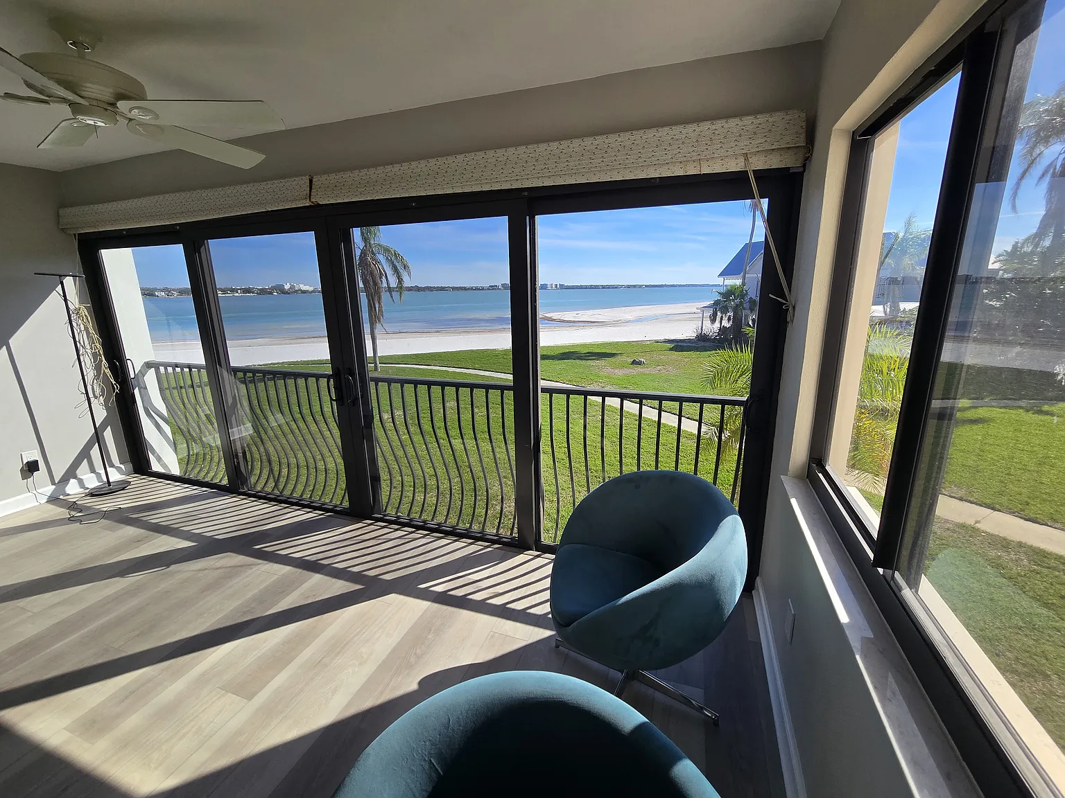 895 S Gulfview Blvd — Photo 2
