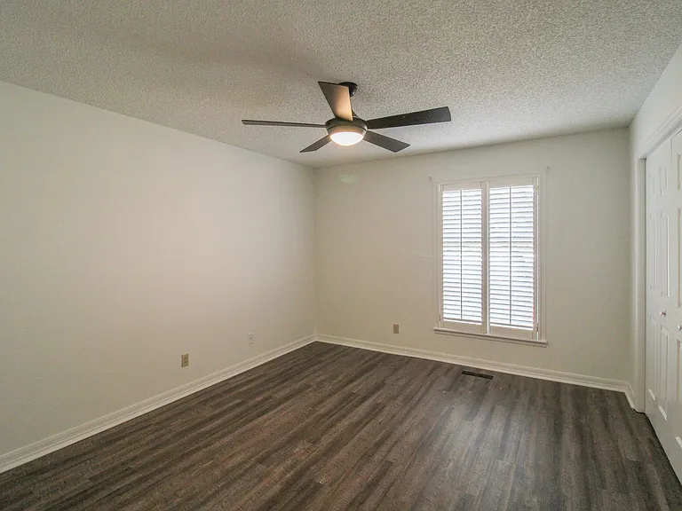 530 Rose St — Photo 21
