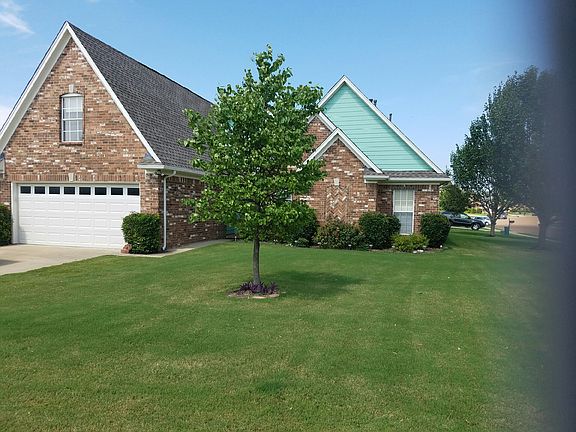 4th image of 5690 Broadway Dr
