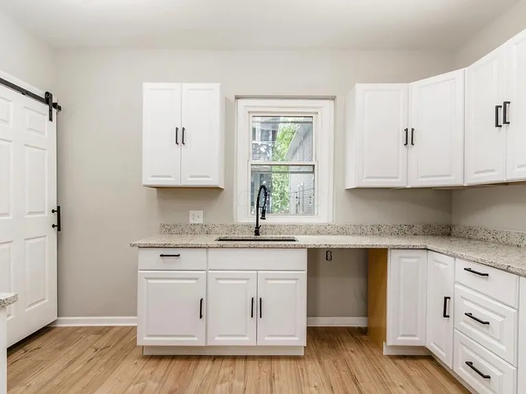 2406-2408 Findley Ave — Photo 8