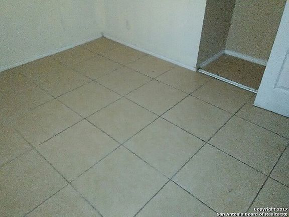 4th image of 9131 Port Victoria St