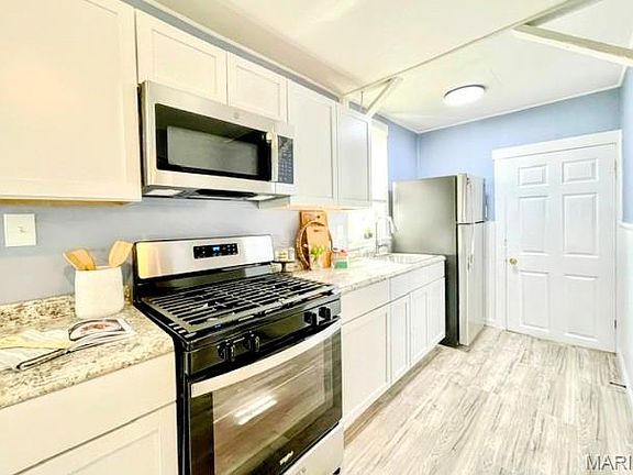 4th image of 2621 Washington Ave