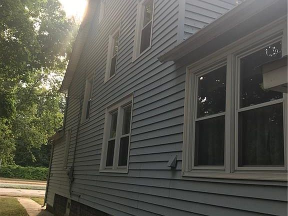 2nd image of 301 Division St