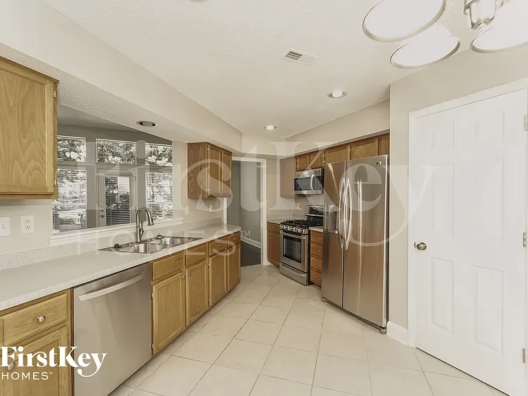 9319 Lake Spring Ave — Photo 6