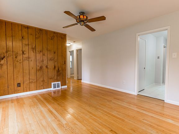 3rd image of 23090 Ithaca Ave