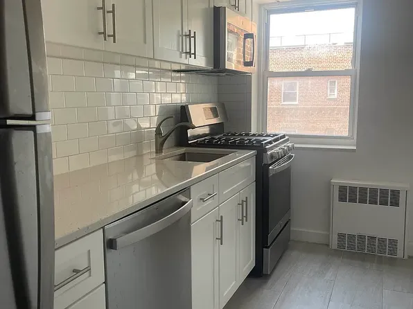 140-35 Burden Cres #60, Jamaica, NY 11435