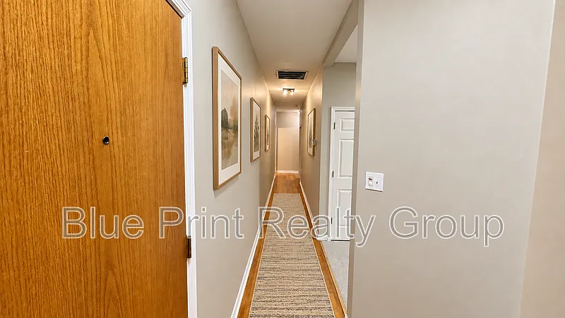 3 bed, 2.0 bath, 1300 sqft, $1,785 — Photo 4
