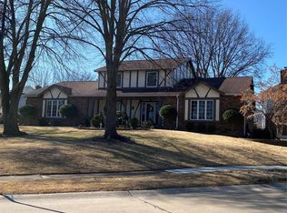 1806 Canyon View Ct, Chesterfield, MO