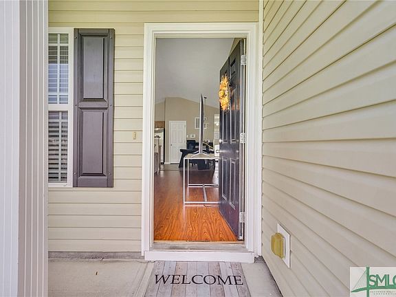3rd image of 137 Fox Glen Court