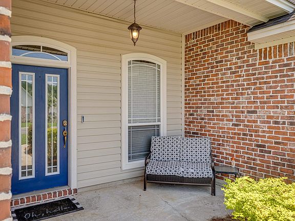 4th image of 120 Lacrosse Cir