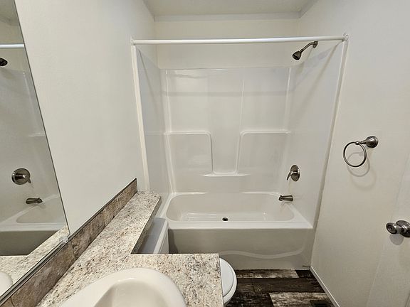 4th image of 32 Sycamore Dr #Sy32