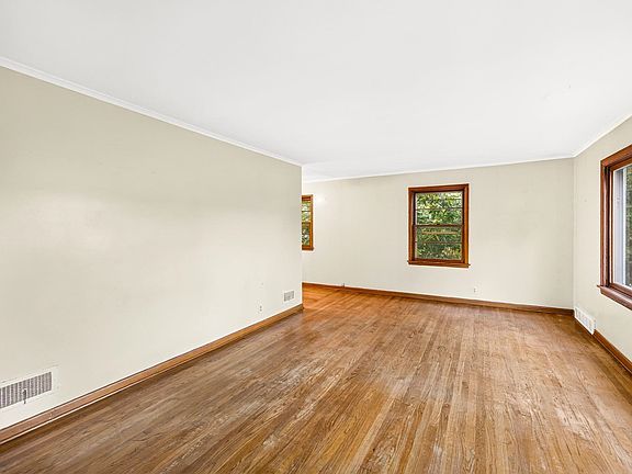 4th image of 914 High St