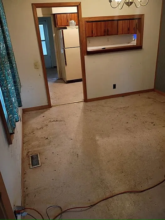 Downtown Marion 2-story — Photo 3