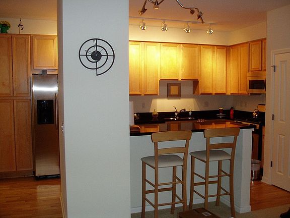 2nd image of 500 Grant St E #607