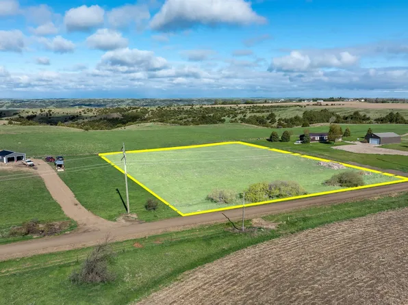 24569 345th Ave, Chamberlain, SD 57325