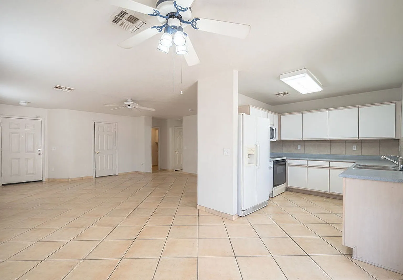 2 bed, 2.0 bath, 1205 sqft, $1,750 — Photo 4