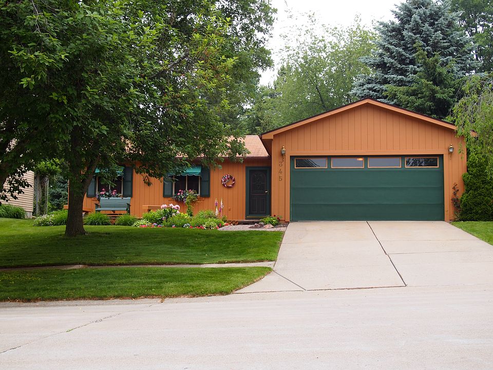 1st image of 345 Woodlake Dr
