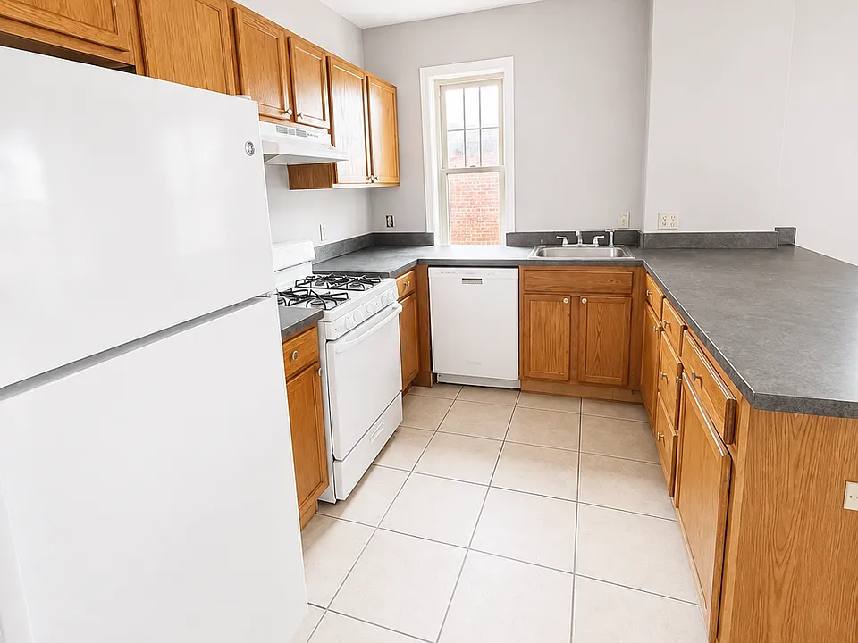 164 Babcock St #3