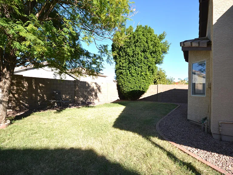 2516 E Jasper Dr — Photo 17