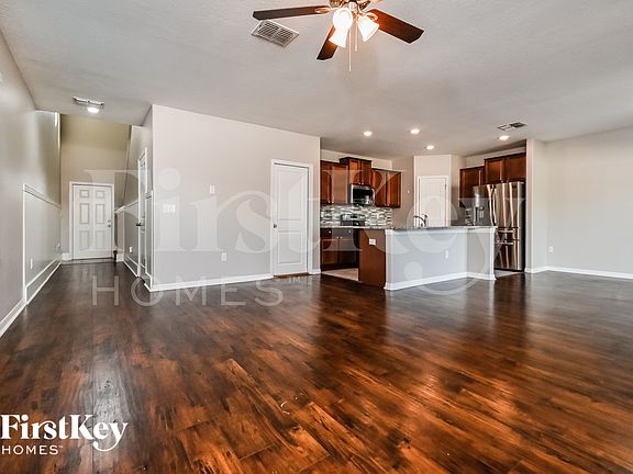 3rd image of 329 Cascade Bend Dr