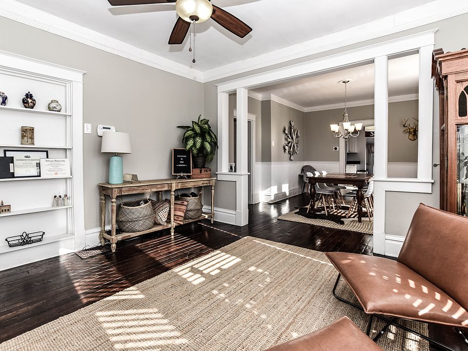 2nd image of 2452 Dorothy Ave