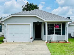 810 Hanover Dr, Pensacola, FL 32526