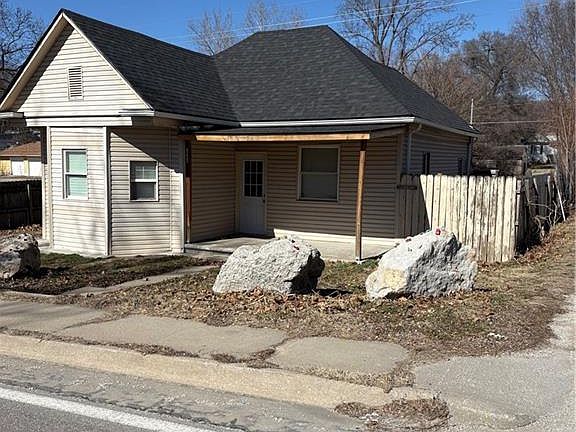 2nd image of 805 Mason Ave