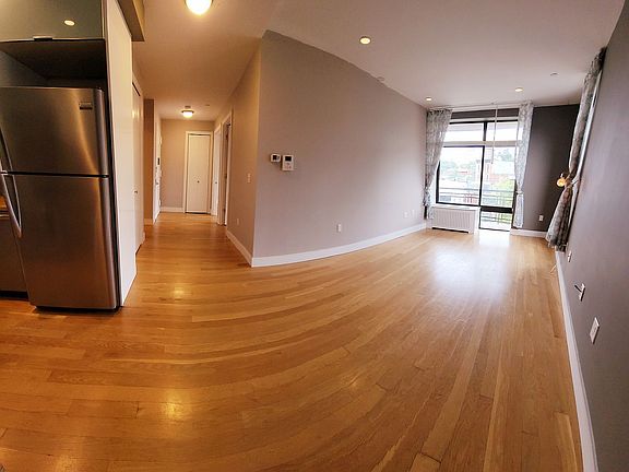 4th image of 29-11 12th St #3A