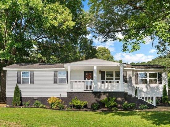 90 Whitman St, Ringgold, GA 30736